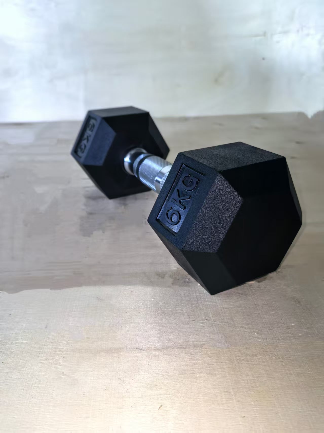 Gumirana heksagonalna utež / Hex ročka 6 kg