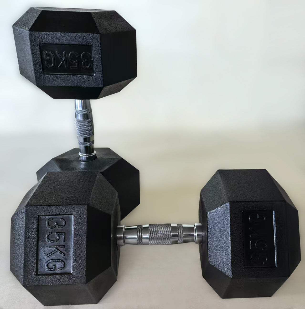 Set Weights: Hex rubberized weights in pairs, 30, 32.5, 35, 37.5 and 40 kg