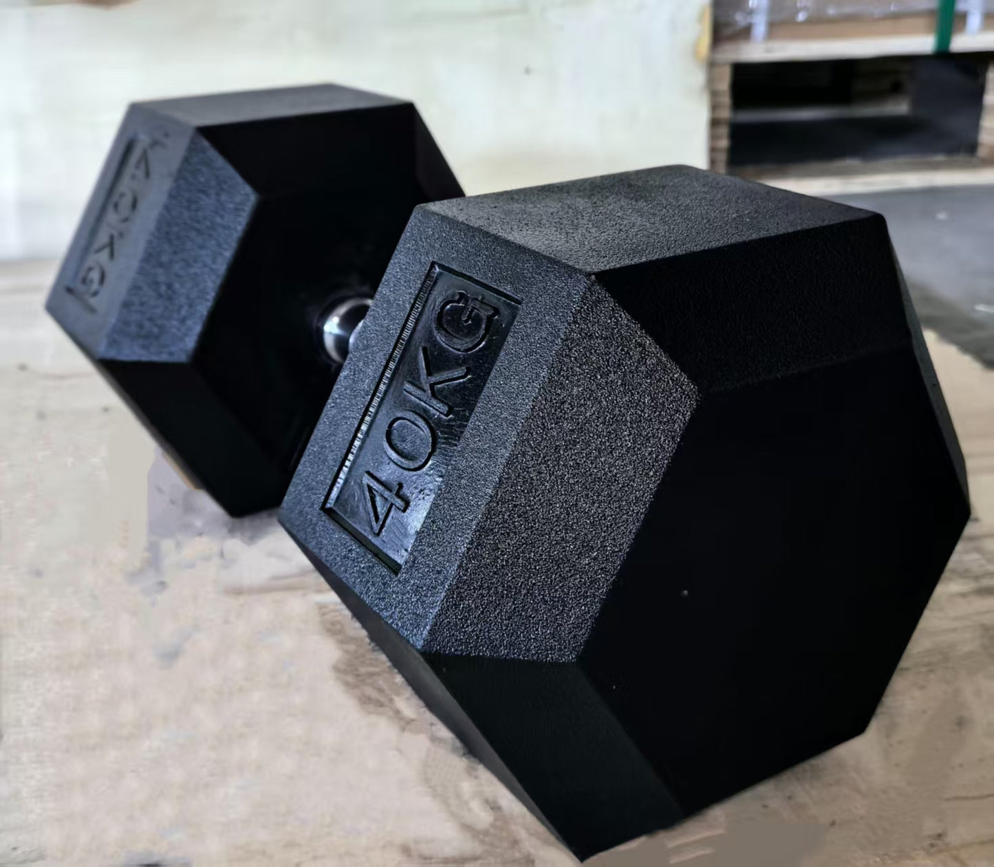 Gumirana heksagonalna utež / Hex ročka 40 kg