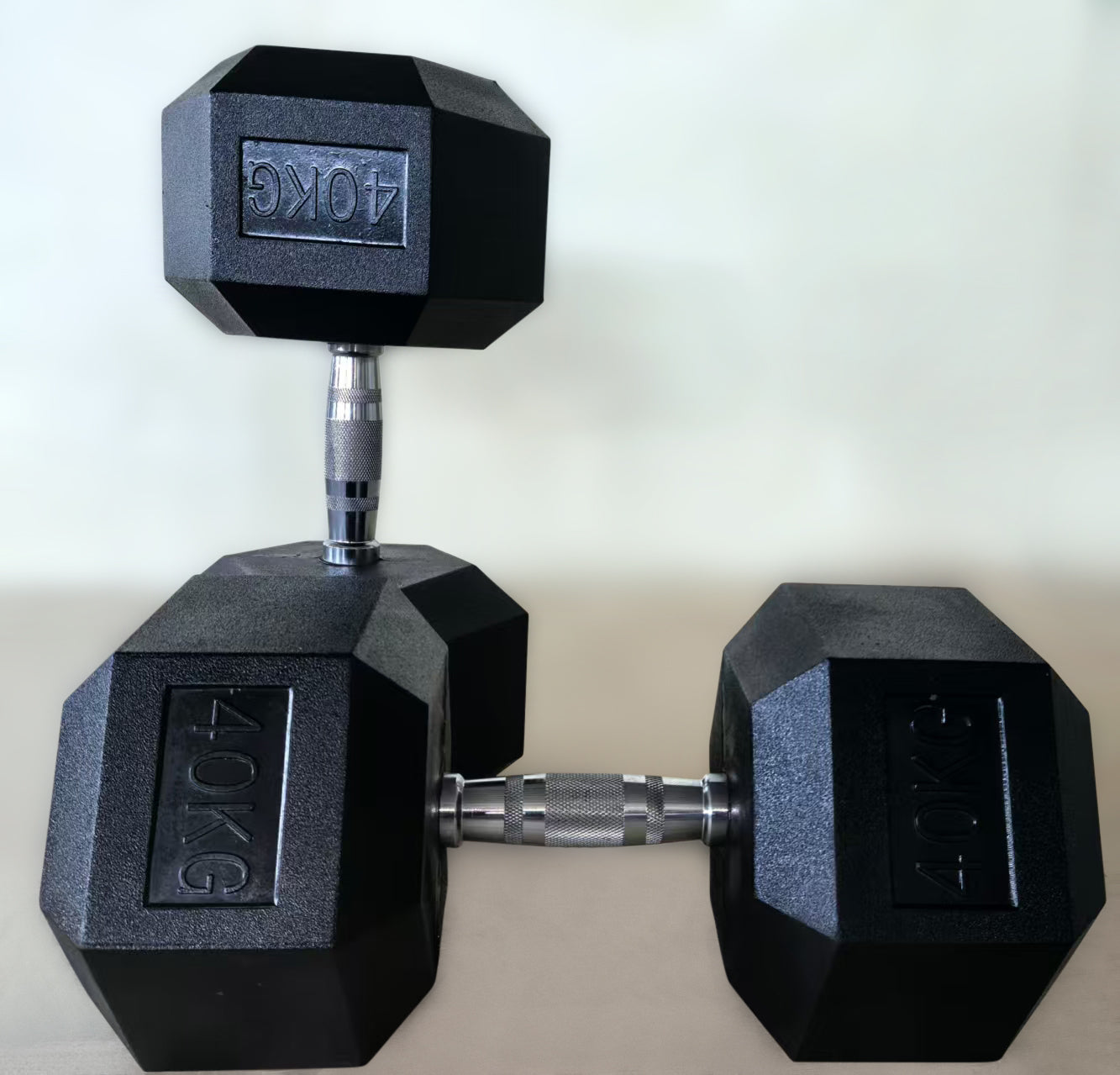 Set Weights: Hex rubberized weights in pairs, 30, 32.5, 35, 37.5 and 40 kg
